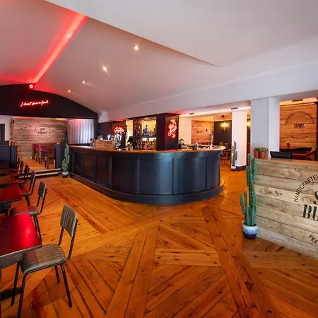 Hotell House 3*