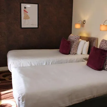Hotell House 3*