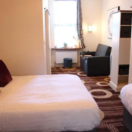 House Hotell 3*