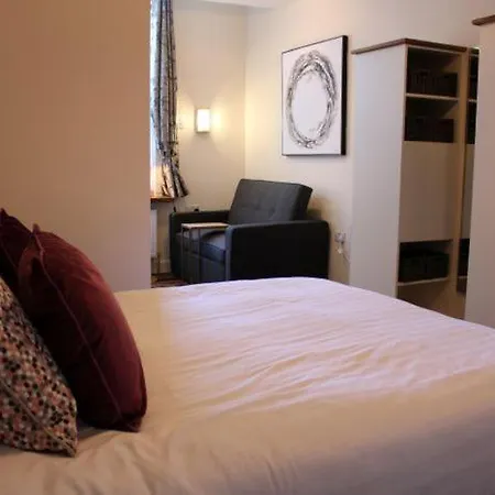 House Hotel